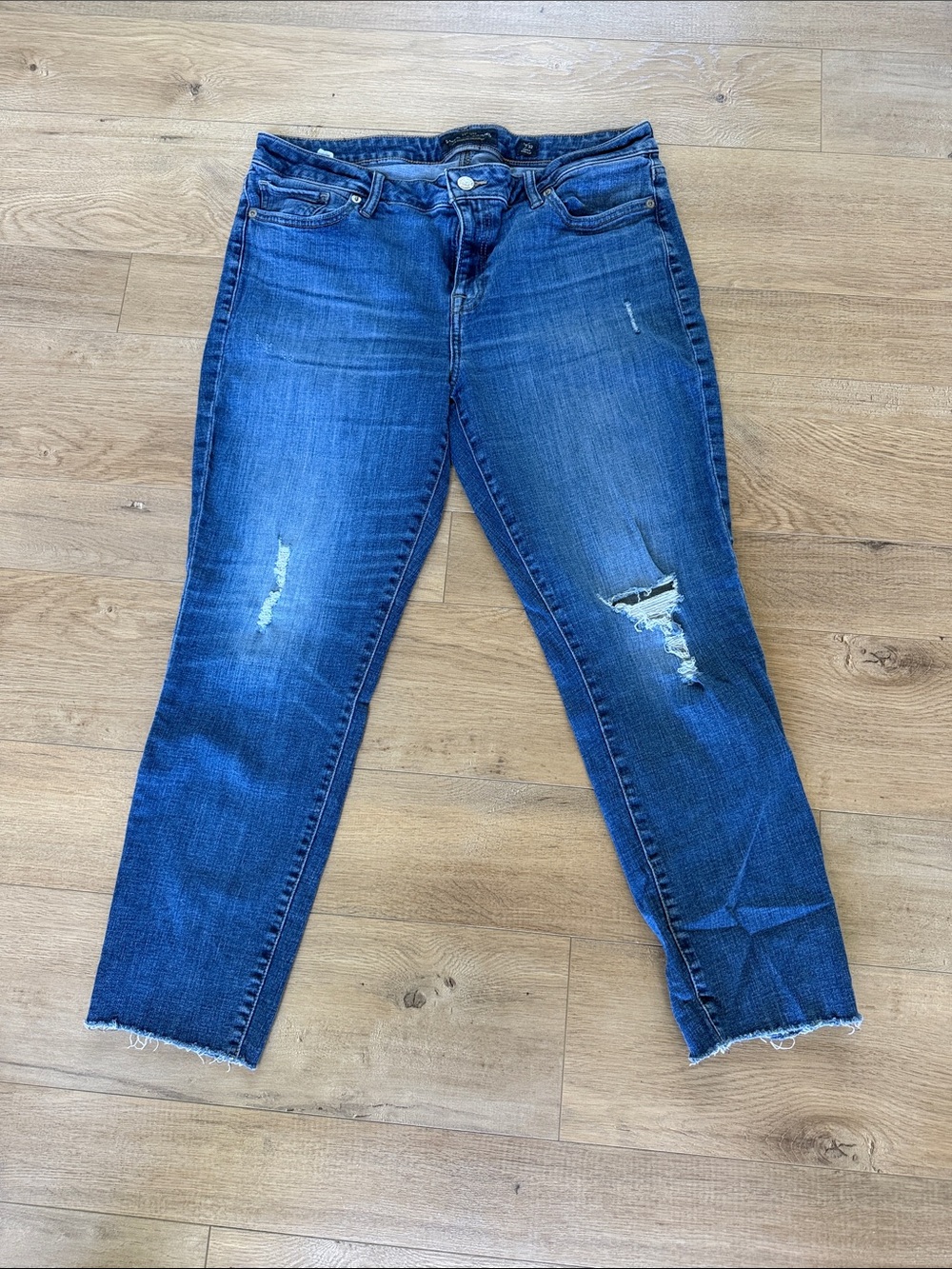 Lucky Brand Distressed Blue Ankle Jeans